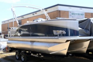 2022 Avalon 2285 LSZ Cruise Tritoon Boat. Call Watertown 'Sales' 204.345.6663